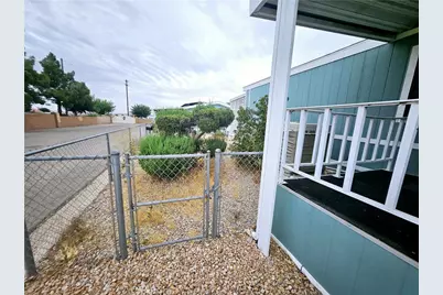 9161 Santa Fe #20, Hesperia, CA 92345 - Photo 4