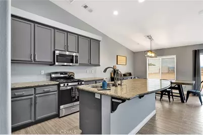 17647 Park Plaza Court, Victorville, CA 92395 - Photo 14