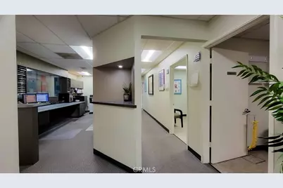 18145 US Highway 18 #D, Apple Valley, CA 92307 - Photo 6