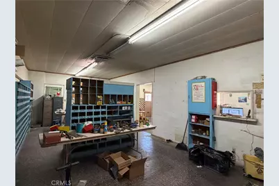 219 N 1st Avenue, Barstow, CA 92311 - Photo 32