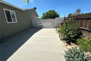 16116 Cajon, Hesperia, CA 92345 - Photo 16
