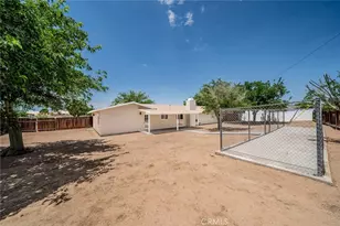 13913 Cronese Rd, Apple Valley, CA 92307 - Photo 26