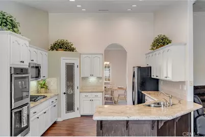 6955 Oak View Court, Oak Hills, CA 92344 - Photo 12