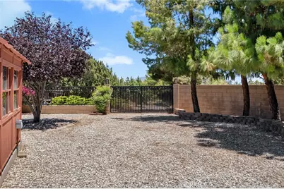 6955 Oak View Court, Oak Hills, CA 92344 - Photo 36