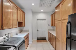6955 Oak View Ct, Oak Hills, CA 92344 - Photo 14