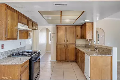 18440 Mountain Meadows Drive, Victorville, CA 92395 - Photo 12