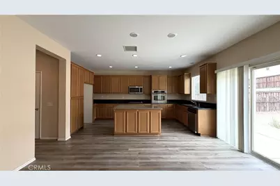 10258 Susan, Hesperia, CA 92345 - Photo 6