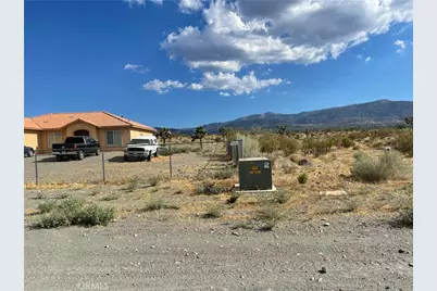 2163 Calaveras, Pinon Hills, CA 92372 - Photo 2