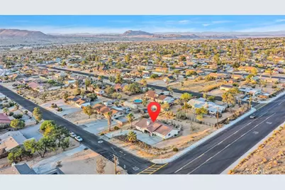 7685 Hilton, Yucca Valley, CA 92284 - Photo 16
