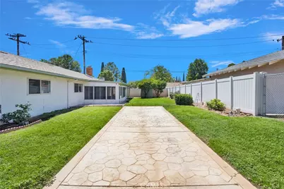270 E 13th Street, Beaumont, CA 92223 - Photo 12