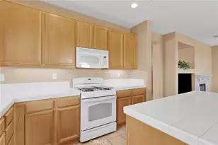 12352 Dandelion Way, Victorville, CA 92392 - Photo 18