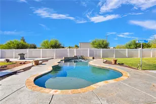 10525 Mono, Phelan, CA 92392 - Photo 46