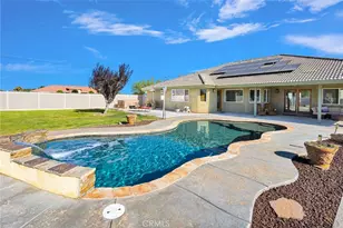 10525 Mono, Phelan, CA 92392 - Photo 2