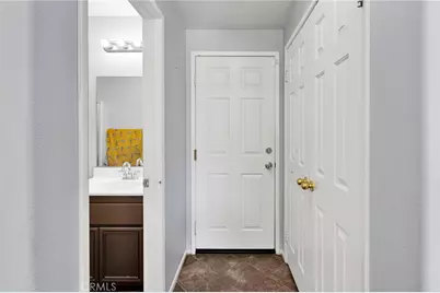 12973 Newport, Hesperia, CA 92344 - Photo 44
