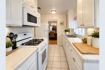 553 Baughman, Claremont, CA 91711 - Photo 2