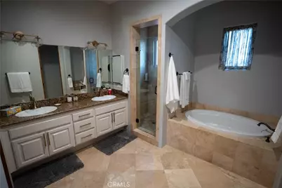 10230 Bellflower Street, Oak Hills, CA 92344 - Photo 54