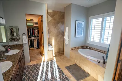 10230 Bellflower Street, Oak Hills, CA 92344 - Photo 22