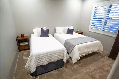 10230 Bellflower Street, Oak Hills, CA 92344 - Photo 32