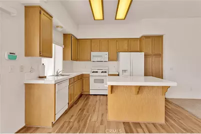 13455 Lakeside Drive, Victorville, CA 92395 - Photo 14