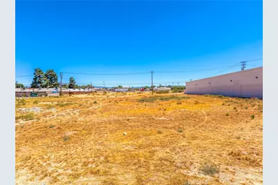 15335 Bear Valley, Hesperia, CA 92345 - Photo 6