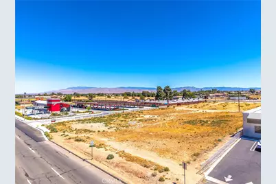 15335 Bear Valley, Hesperia, CA 92345 - Photo 10