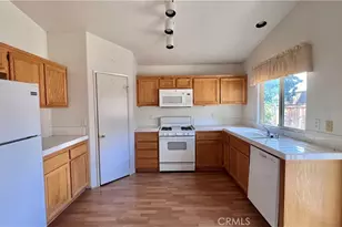 14699 Queen Valley, Victorville, CA 92394 - Photo 8