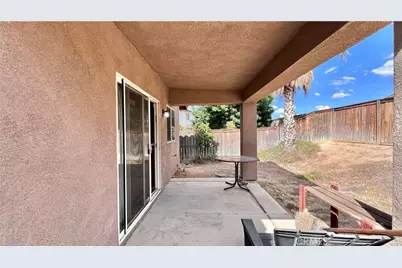 14699 Queen Valley, Victorville, CA 92394 - Photo 18