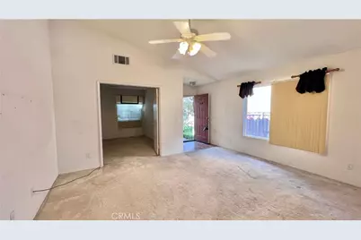 14699 Queen Valley, Victorville, CA 92394 - Photo 4