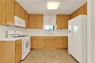 14570 Gayhead, Apple Valley, CA 92307 - Photo 30