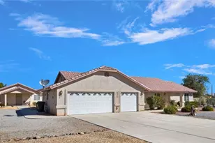 14570 Gayhead, Apple Valley, CA 92307 - Photo 2
