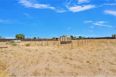9235 Lindero, Phelan, CA 92392 - Photo 36