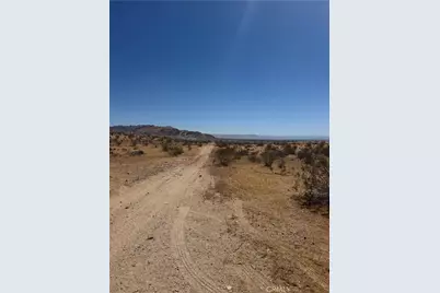 39 Leaping Lizard Lane, Apple Valley, CA 92307 - Photo 8