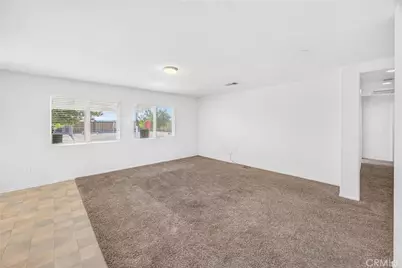 15752 Whitecap Way, Victorville, CA 92394 - Photo 12