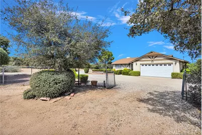 7824 Columbine, Oak Hills, CA 92344 - Photo 38