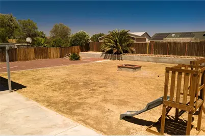 14190 Whispering Sands Drive, Victorville, CA 92392 - Photo 20