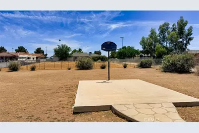 16237 Westland, Victorville, CA 92395 - Photo 36