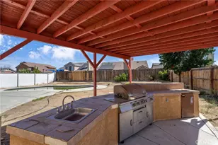 14013 Dale Ct, Victorville, CA 92392 - Photo 34