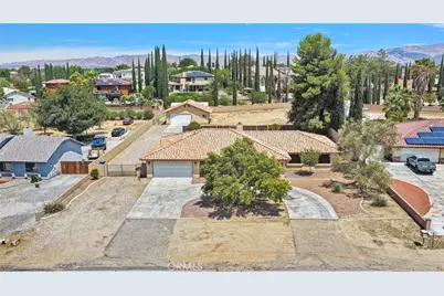 13425 Rincon, Apple Valley, CA 92308 - Photo 2