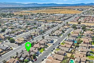12461 Emeraldstone, Victorville, CA 92392 - Photo 32
