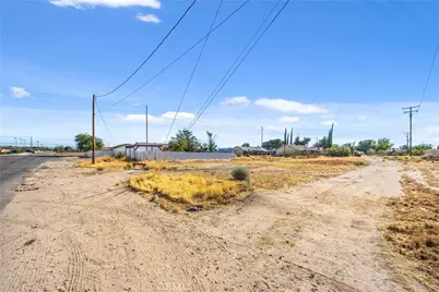 15888 Bear Valley Road, Victorville, CA 92395 - Photo 56