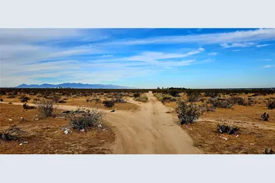 800 Las Tunas Dr., Apple Valley, CA 92308 - Photo 4
