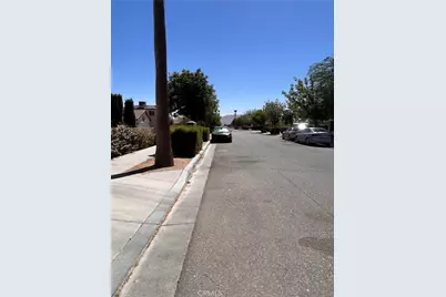 16458 Spruce, Hesperia, CA 92345 - Photo 2