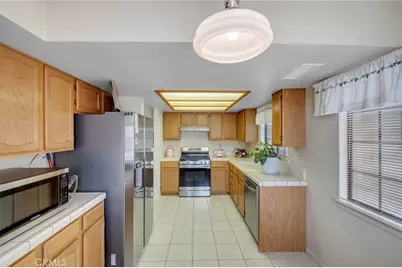 19064 Elm Drive, Apple Valley, CA 92308 - Photo 8