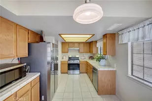 19064 Elm Dr, Apple Valley, CA 92308 - Photo 8