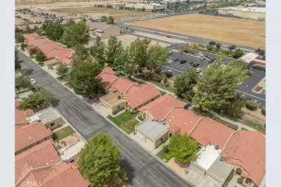 19064 Elm Drive, Apple Valley, CA 92308 - Photo 32