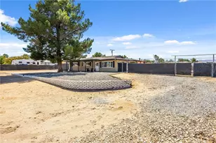 19185 Shoshonee, Apple Valley, CA 92307 - Photo 40