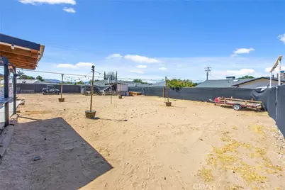 19185 Shoshonee, Apple Valley, CA 92307 - Photo 38