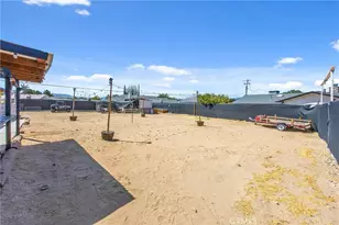 19185 Shoshonee, Apple Valley, CA 92307 - Photo 38