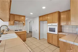 9352 Cedar St, Oak Hills, CA 92344 - Photo 18