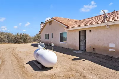 9352 Cedar Street, Oak Hills, CA 92344 - Photo 48
